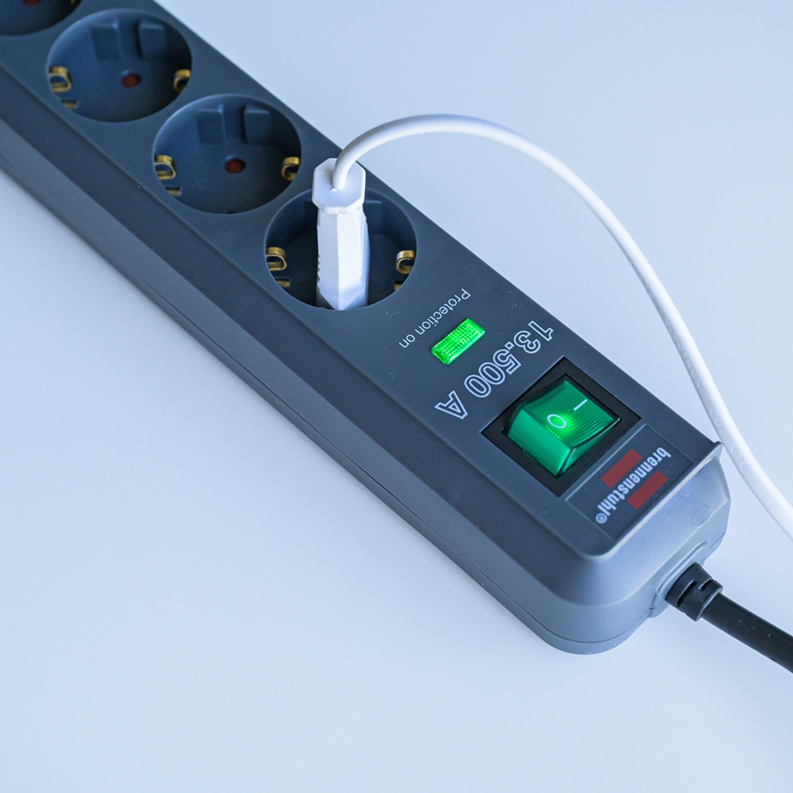    Brennenstuhl Eco Line 6'lı 13.500A Akım Korumalı Anahtarlı Priz  