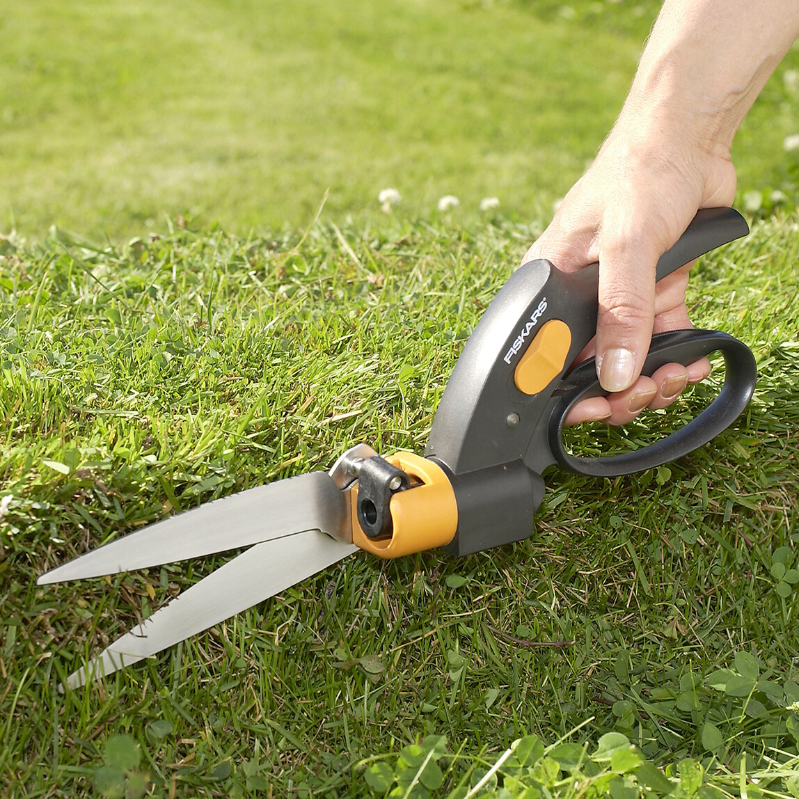    Fiskars Çim Makası Servo Sistem 113680  