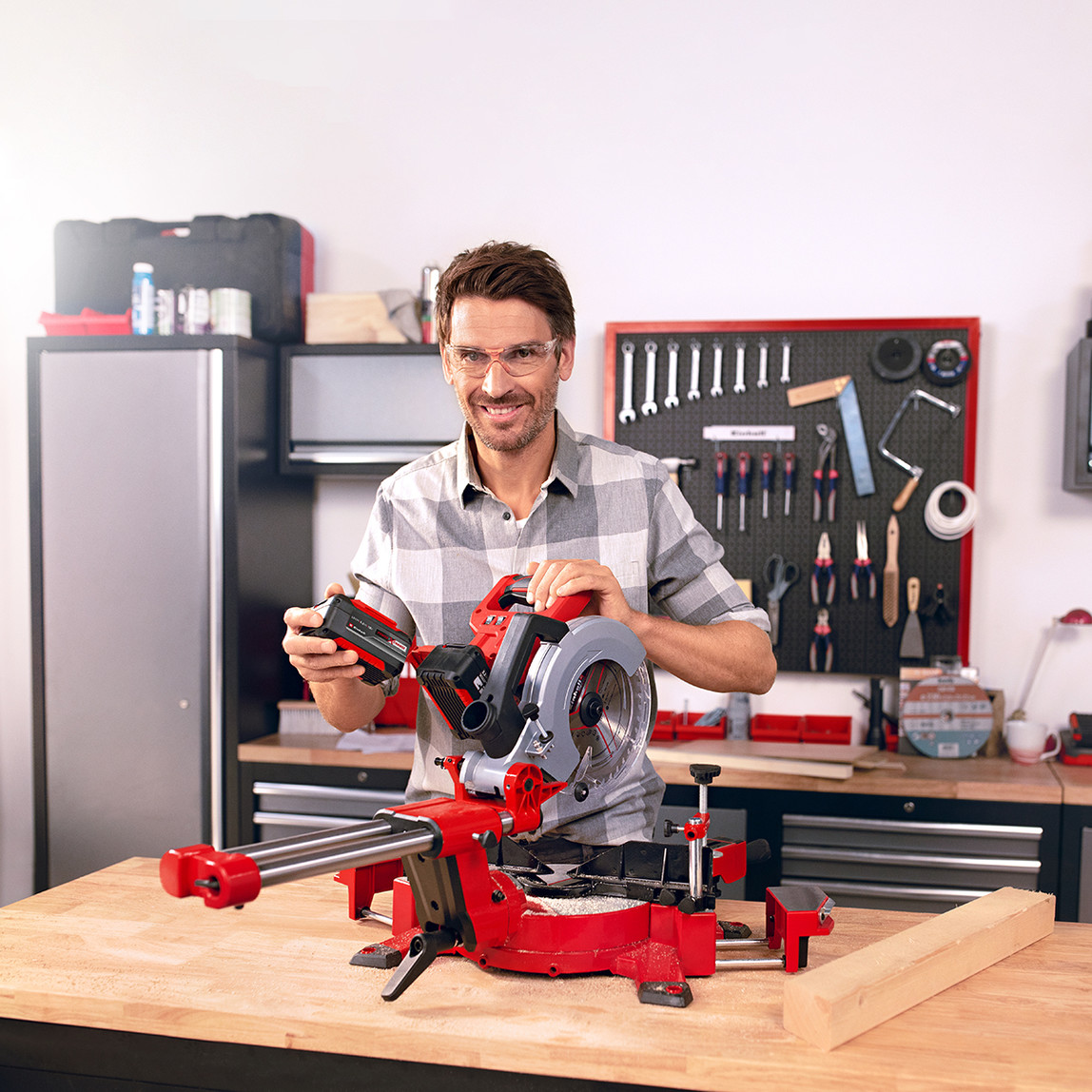    Einhell TE-SM 36/210 Li 210 mm Lazerli Solo Gönye Testere (Akü ve Şarj Cihazı Dahil Değildir.) 