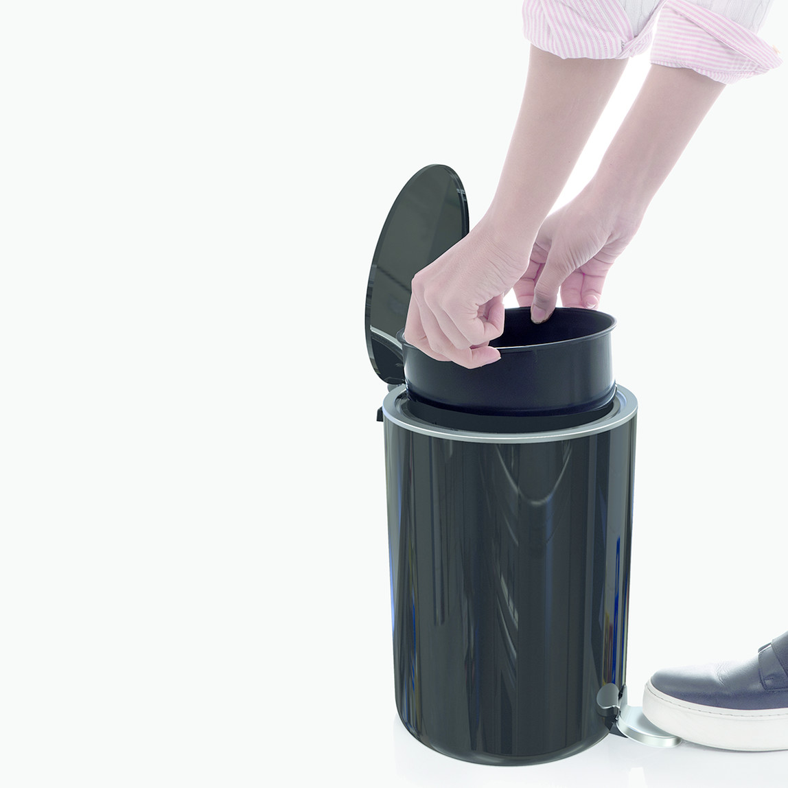    Primanova Lenox 5L Pedallı Çöp Kovası Siyah 