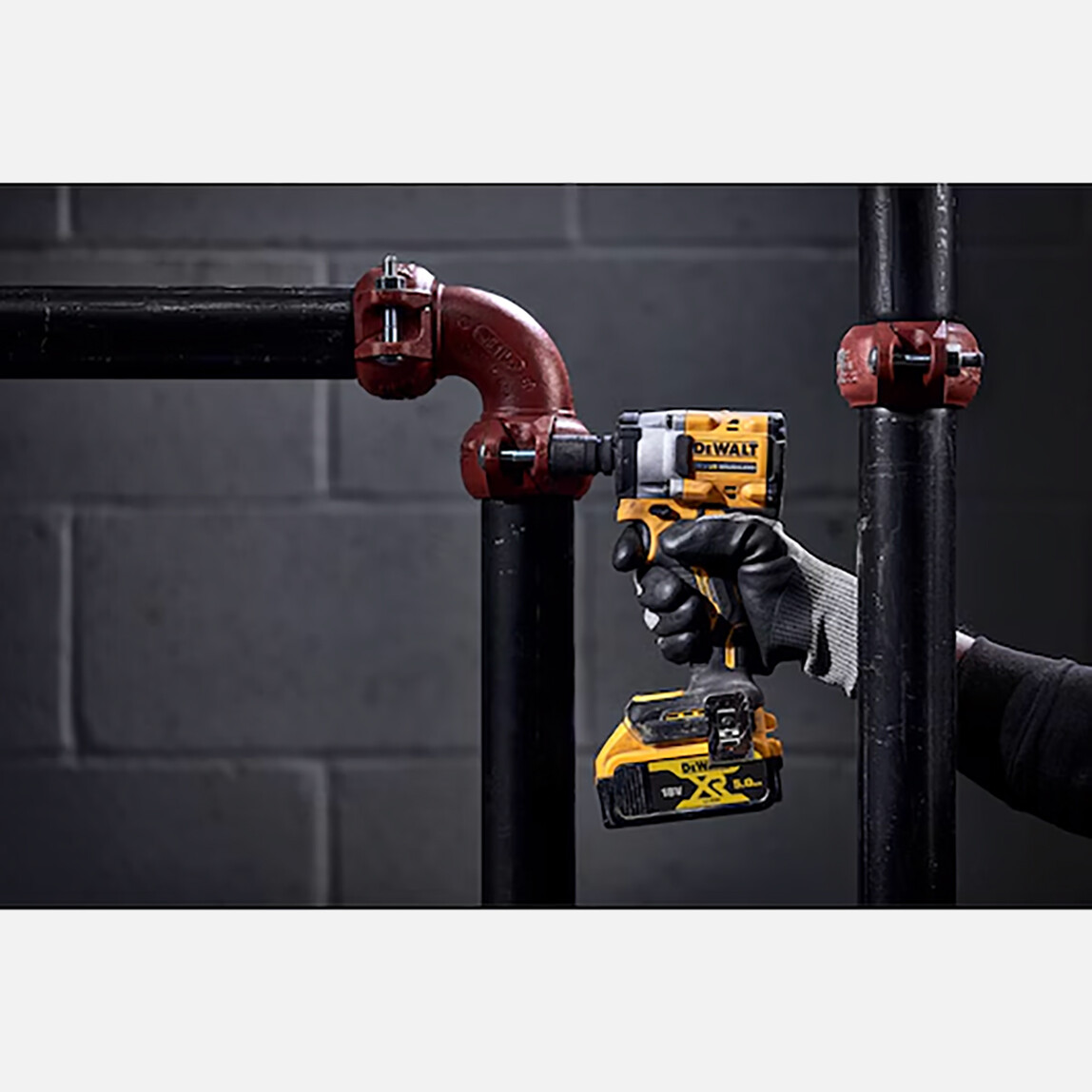    Dewalt Dcf922Nt-Xj 18 V 406 Nm Kömürsüz Motor Somun Sıkma Makinesi -Solo (Akü ve Şarj Cihazı Dahil Değildir.) 