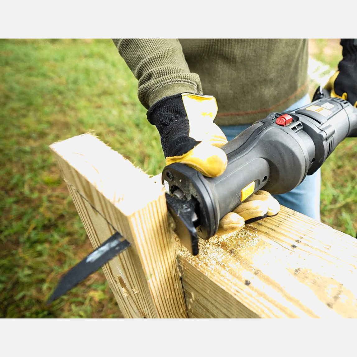    CAT DX52B 18Volt Profesyonel Tilki Kuyruğu Testere (Akü ve Şarj Cihazı Dahil Değildir.) 