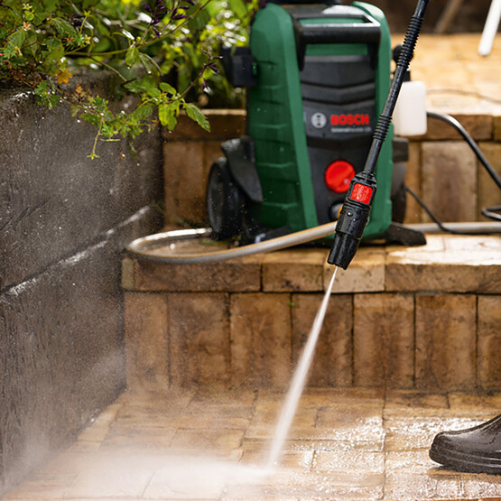 Bosch Universal Aquatak 130 bar Yüksek Basınçlı Yıkama Makinesi