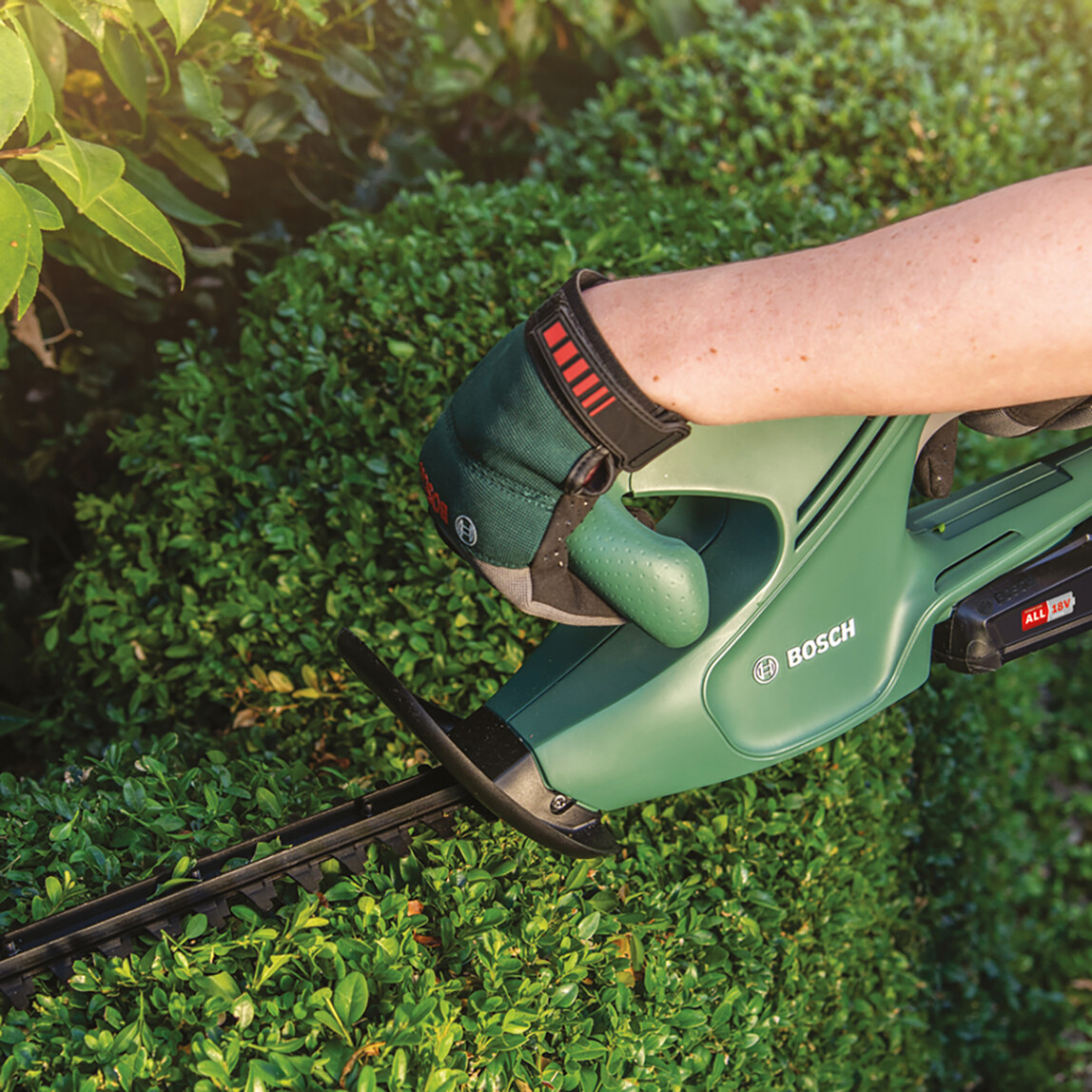    Bosch Easyhedgecut 18-45 Solo Akülü Çit Kesme Makinesi (Akü ve Şarj Cihazı Dahil Değildir) 