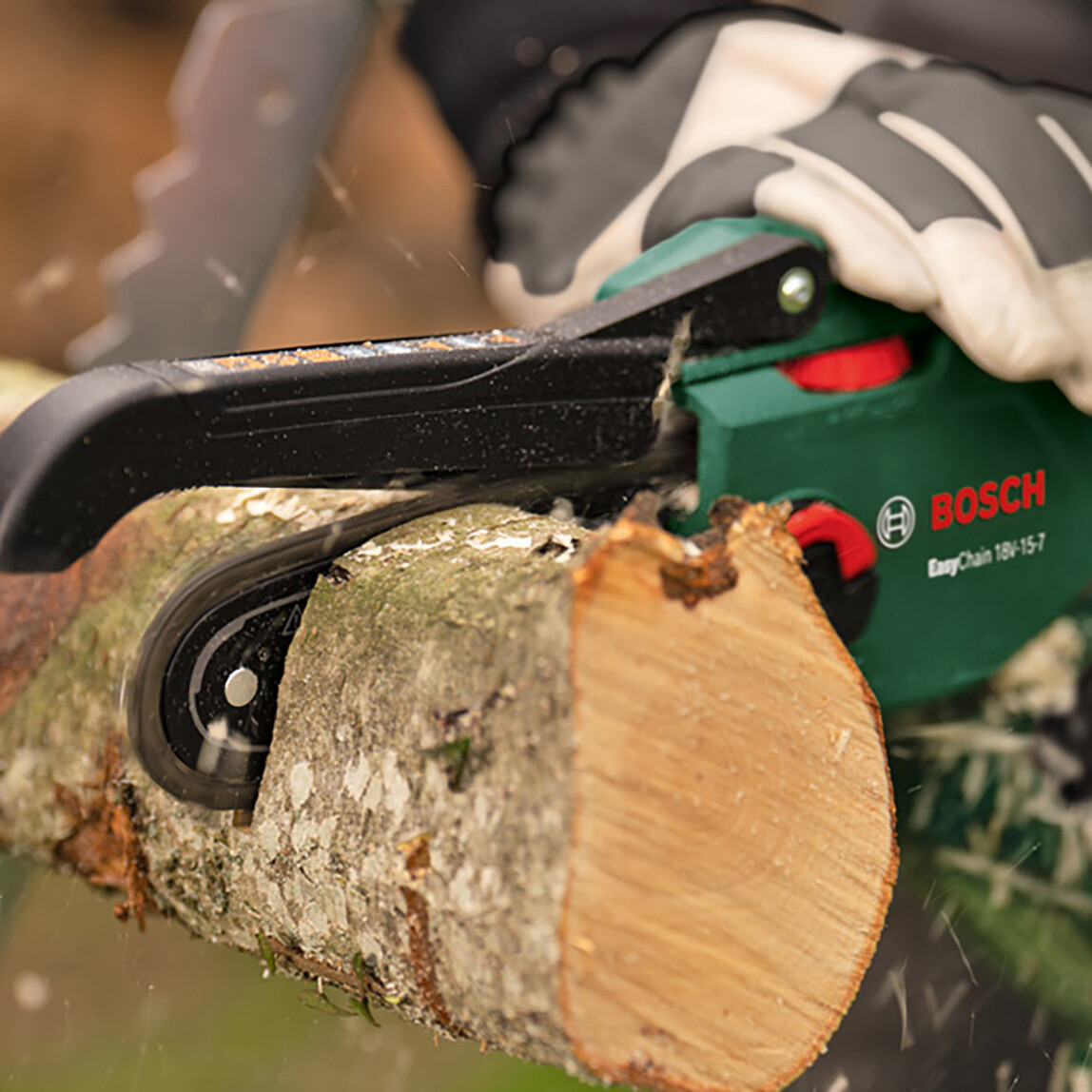    Bosch EasyChain 18V-15-7 Solo Akülü Ağaç Kesme Makinesi (Akü ve Şarj Cihazı Dahil Değildir) 