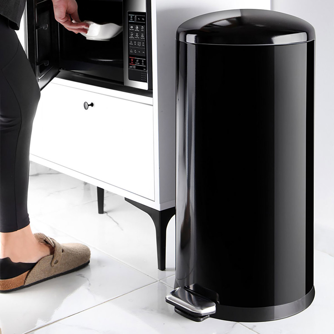    Bombe Kapaklı Çöp Kovası 40L Mat Siyah 