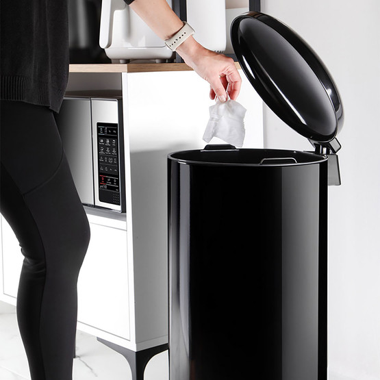 Bombe Kapaklı Çöp Kovası 40L Mat Siyah