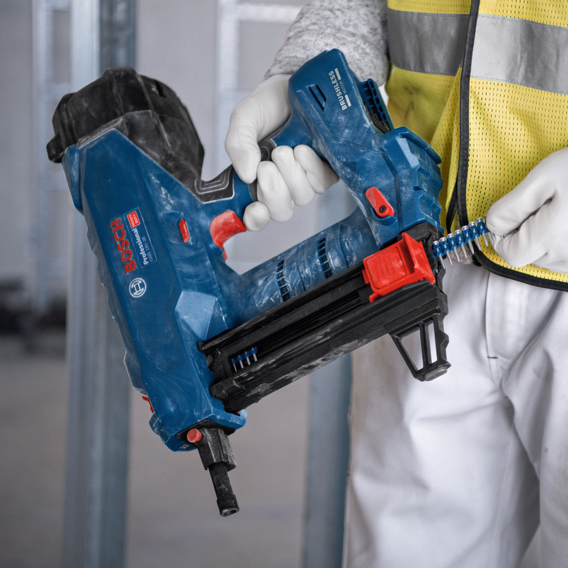    Bosch GNB 18V-38 Profesyonel Akülü Beton Çivi Çakma Makinesi 