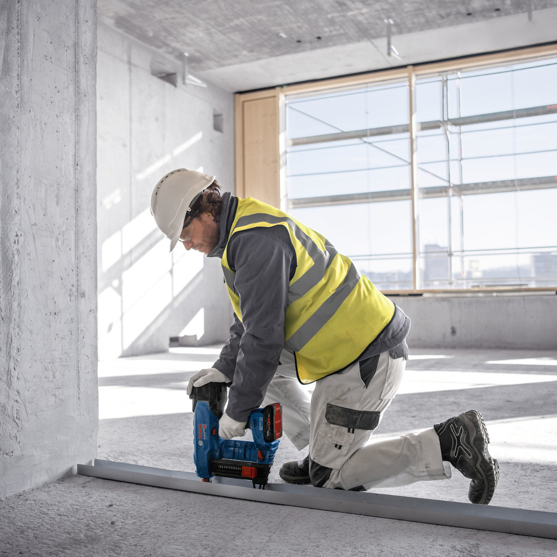    Bosch GNB 18V-38 Profesyonel Akülü Beton Çivi Çakma Makinesi 