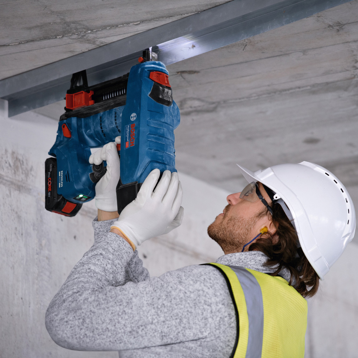    Bosch GNB 18V-38 Profesyonel Akülü Beton Çivi Çakma Makinesi 