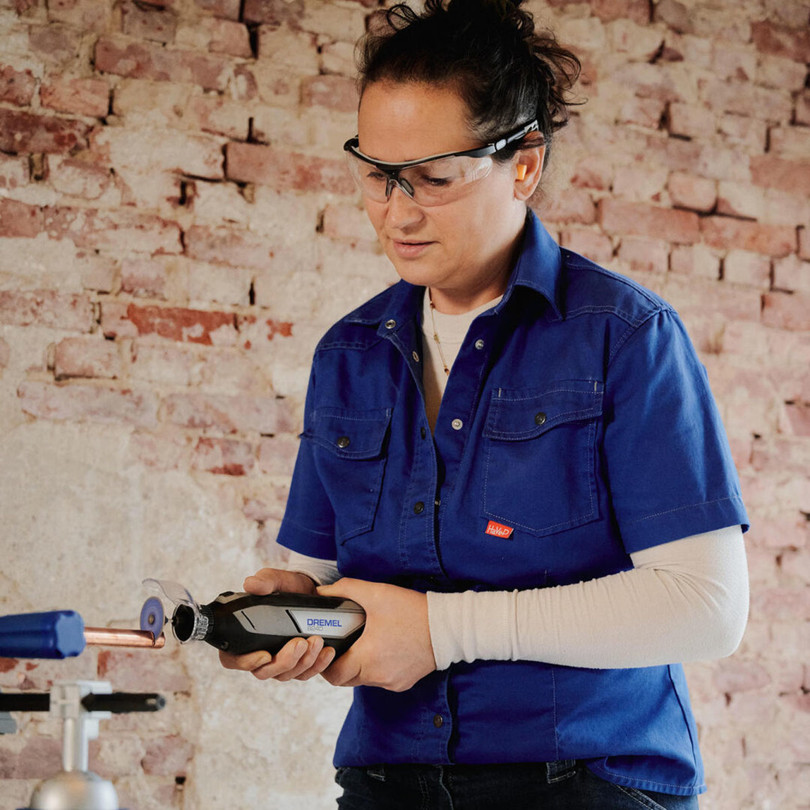    Dremel  8240 (8240-5/65) Çok Amaçlı El Motoru 