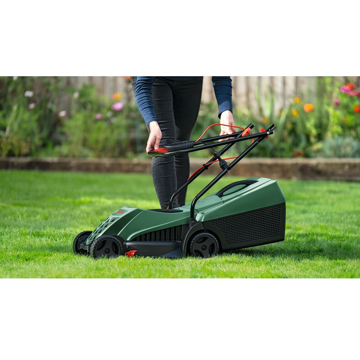    Bosch Easy Rotak 32-235 Çim Biçme Makinesi 