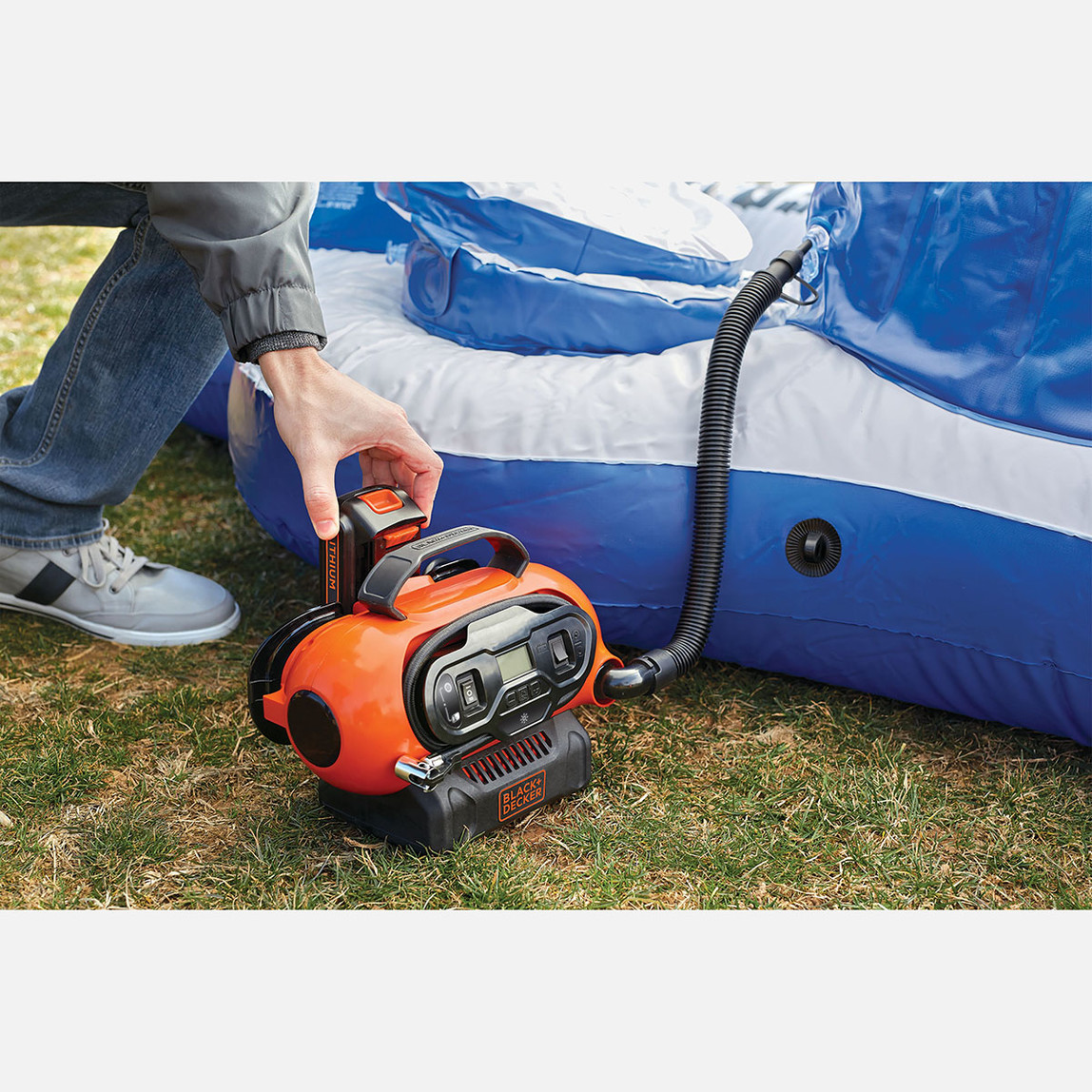    Black&Decker BDCINF18N-QS 12Volt/220Volt/18Volt Li-Ion 160PSI Şarjlı Hava Kompresörü 