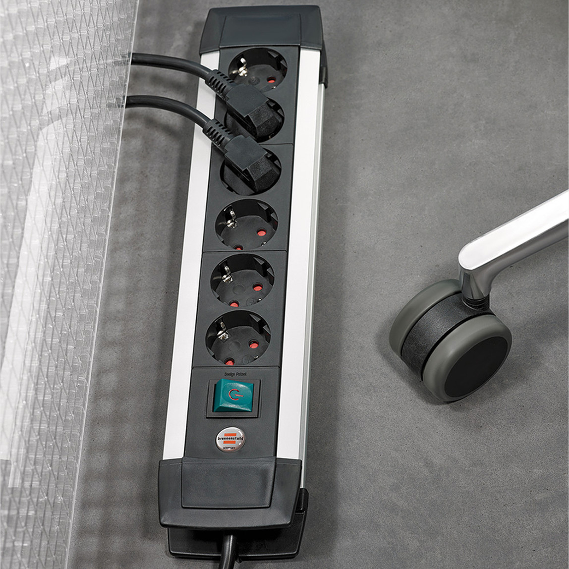    Brennenstuhl Premium Line 6'lı Anahtarlı Priz 3m 