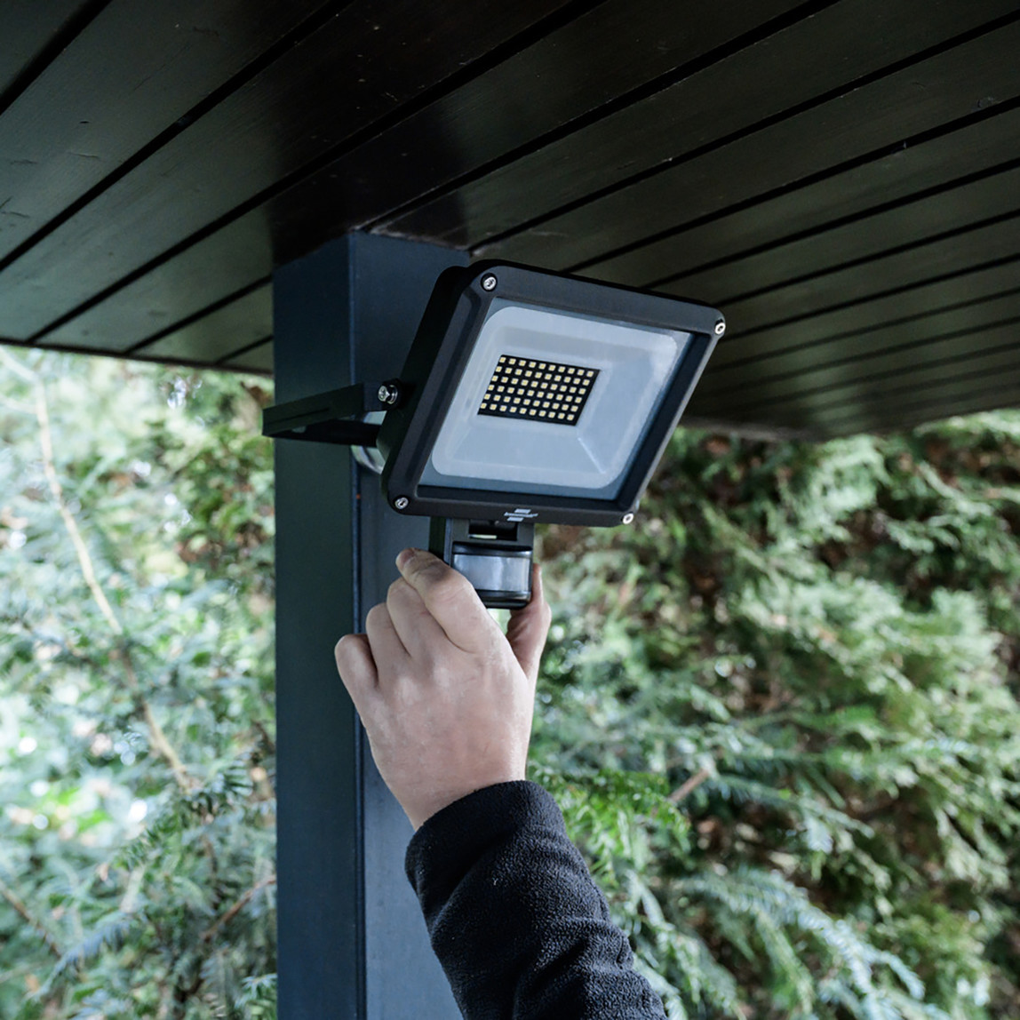    LED Dış Mekan Hareket Sensörlü Projektör - 3450 lm, IP65, 6500K
 