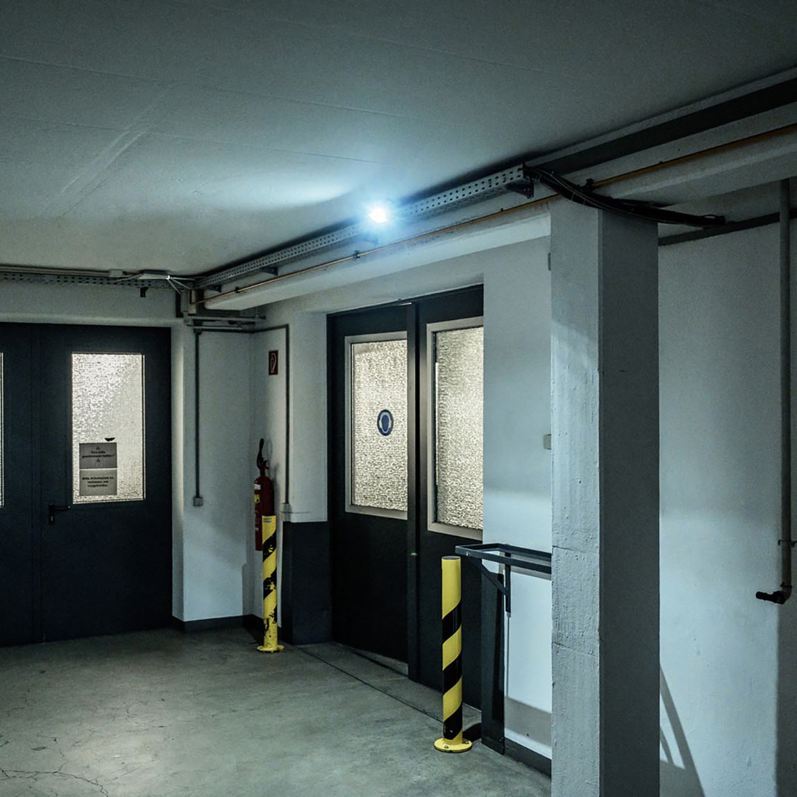    Brennenstuhl Led Dış Mekan Projektör JARO 1060 IP65 6500K 