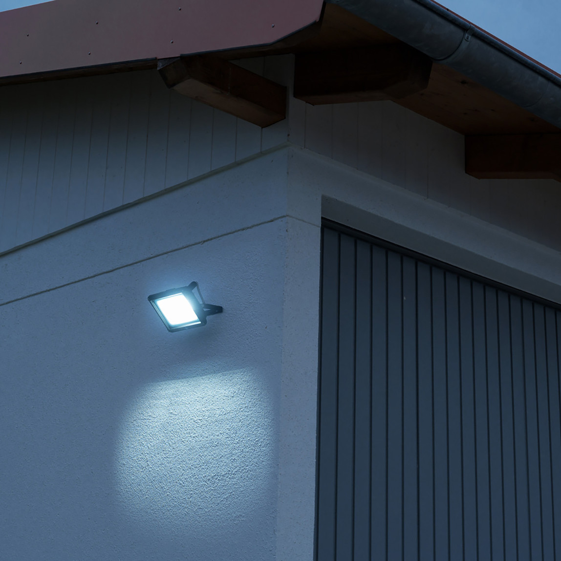    Brennenstuhl Led Dış Mekan Projektör JARO 7060 IP65 6500K 