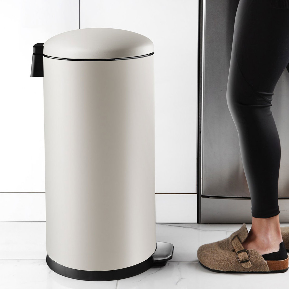    Bombe Kapaklı Çöp Kovası 40L Mat Bej 