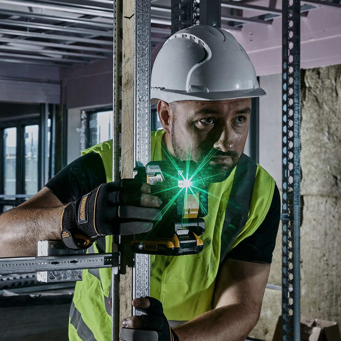    Dewalt DCLE34021N-Xj 18V Solo Çapraz Yeşil Çizgi Lazer (Akü ve Şarj Cihazı Dahil Değildir.) 