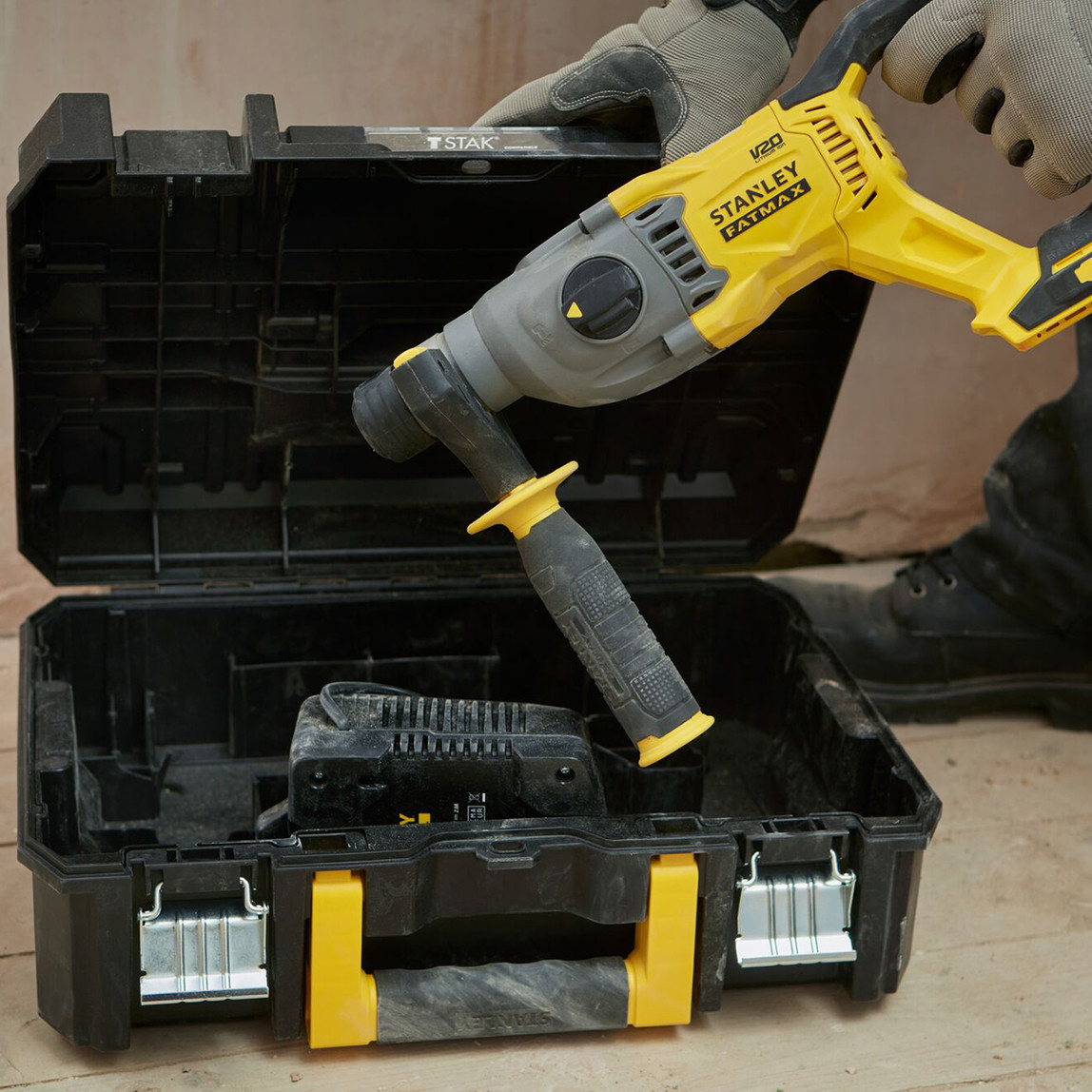    Stanley Fatmax SFMCH900B-XJ V20 18V Kömürsüz Kırıcı-Delici (Solo)(Akü ve Şarj Cihazı Dahil Değildir.) 