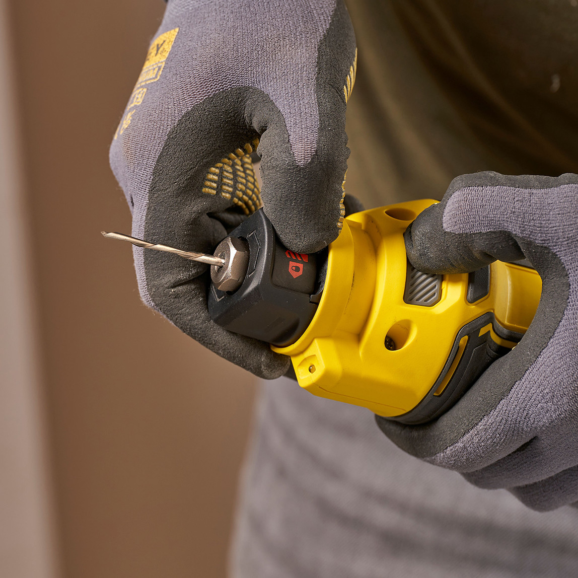    Stanley Fatmax  SFMCE200B-Xj  V20 18V Alçıpan Kesme Aleti Solo (Akü ve Şarj Cihazı Dahil Değildir.) 