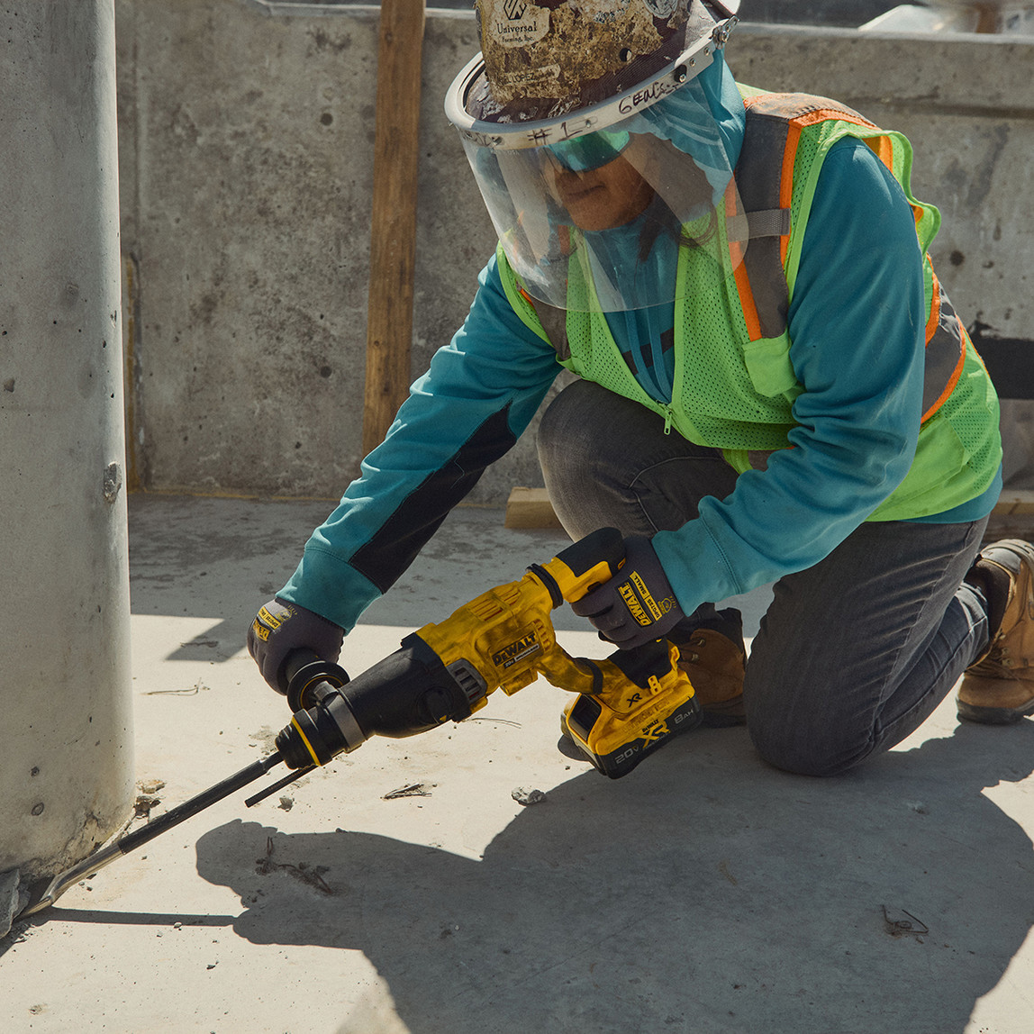    Dewalt DCH263P1 SDS-Plus Darbeli Kırıcı-Delici Matkap (1 x 18V 5Ah Akü + Şarj Cihazı Dahil) 