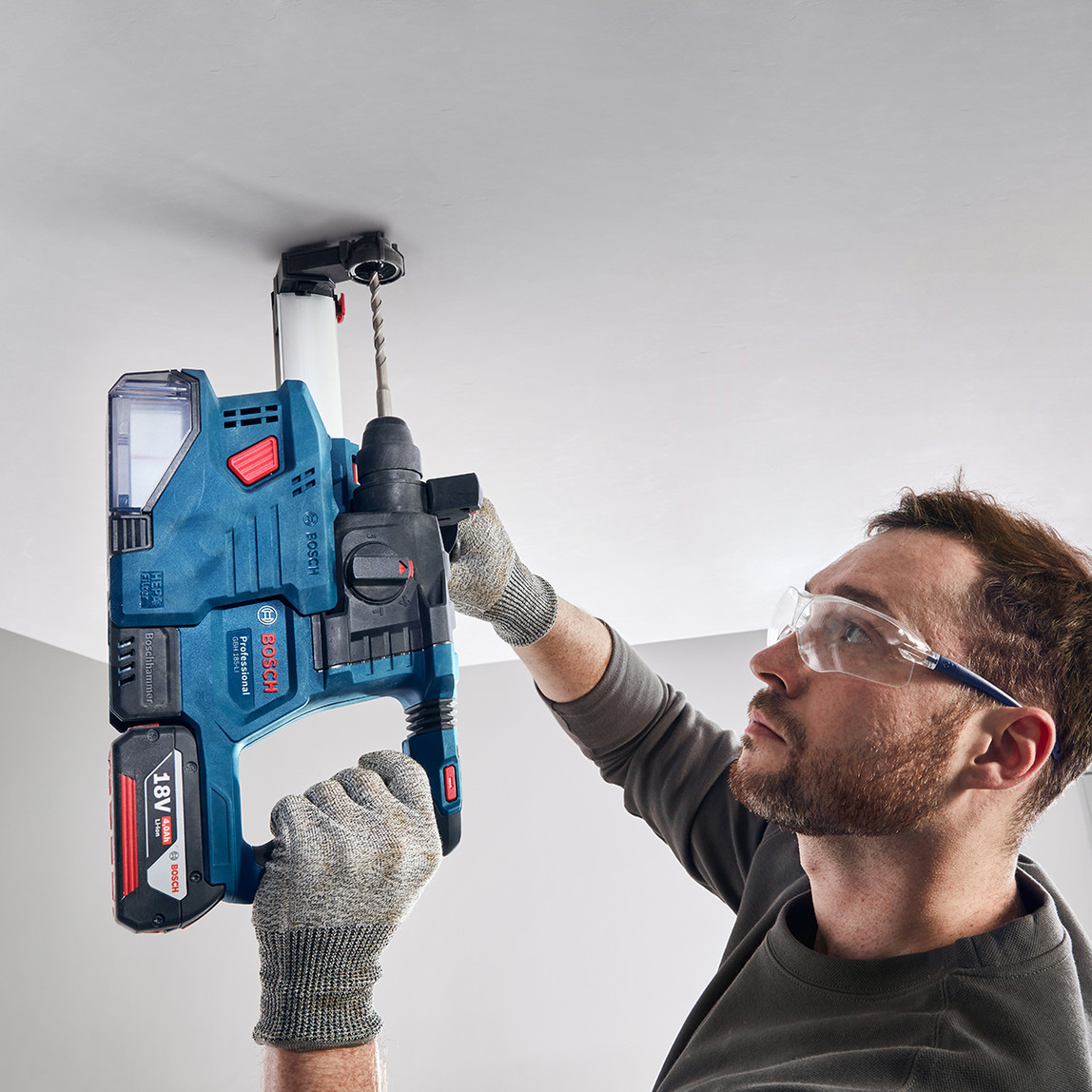    Bosch GSR18V45+GWS18V8+GBH18V22+2x4Ah+GAL18V40 Profesyonel Makine Seti   